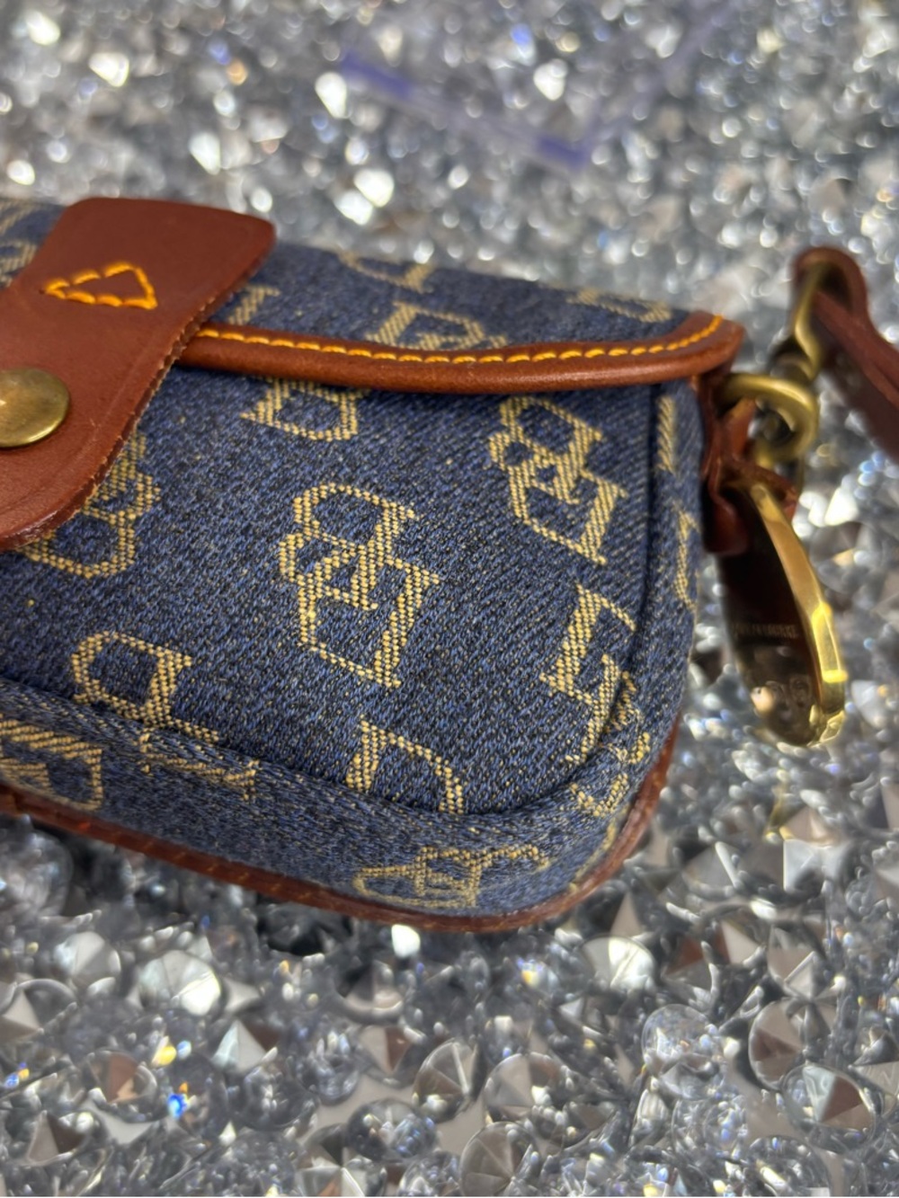 Dooney & Bourke vintage Y2K blue denim monogram wristlet EUC - Picture 11 of 13